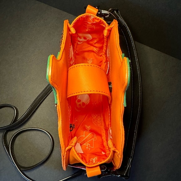 Betsey Johnson glow in the dark XOPump bag 🎃 - Picture 10 of 10